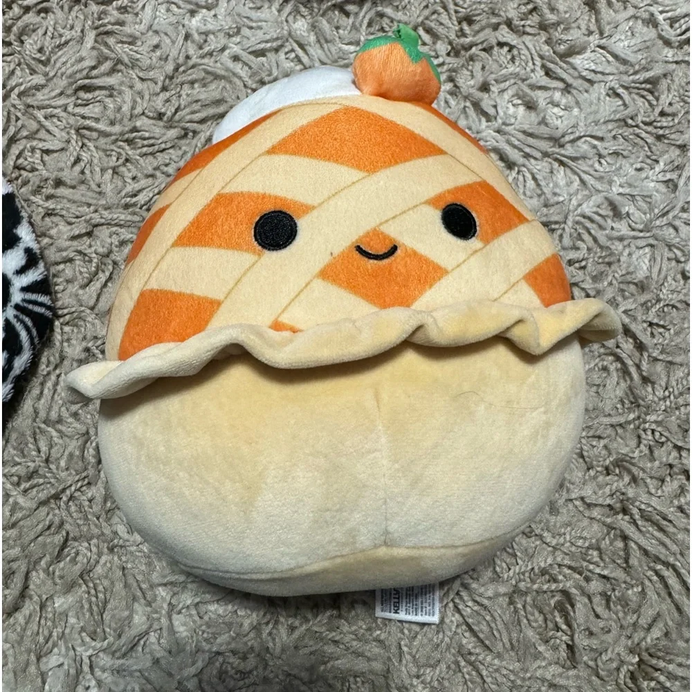 Pumpkin Pie Squishmallow - Picture 1 of 1